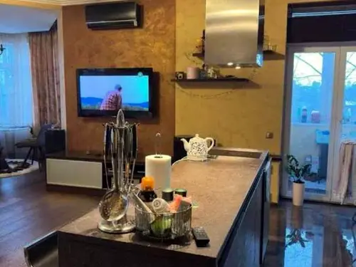 квартира по адресу Строителей ул., 30