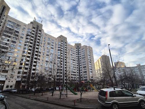 квартира за адресою Драгоманова вул., 44а