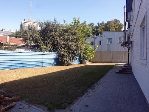 комерційна за адресою Руставелі вул., 31