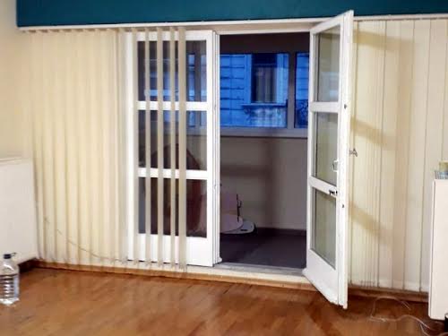 комерційна за адресою Дерибасівська вул., 29
