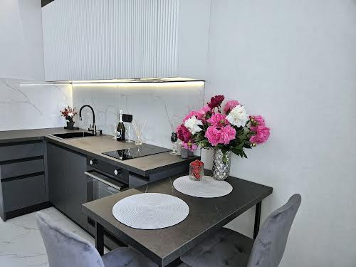квартира за адресою Озерна вул., 27