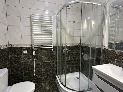 квартира за адресою Хотинська вул., 12