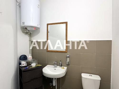 комерційна за адресою Добровольців вул. (Маршала Говорова), 8