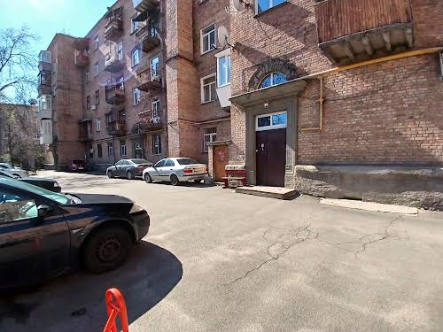 квартира за адресою Генерала Алмазова вул. (Кутузова), 1