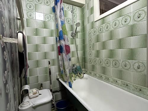 квартира за адресою Космонавтів вул., 14б
