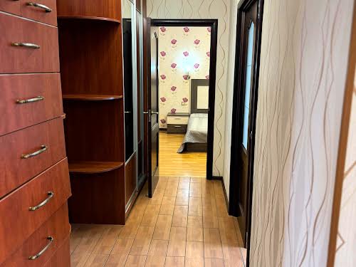 квартира за адресою Автозаводська вул., 81