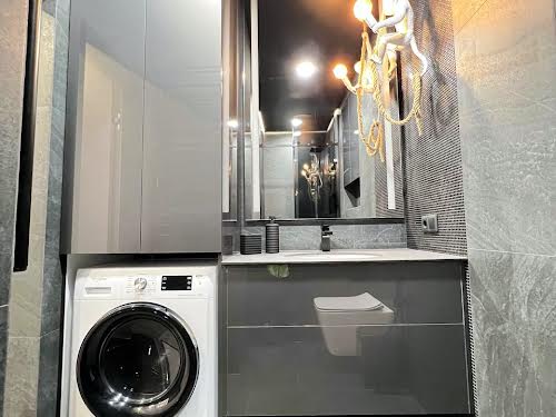 квартира за адресою Космічна вул., 5