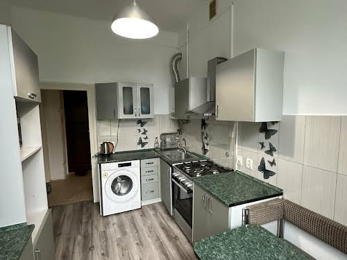 квартира за адресою Хотинська, 2