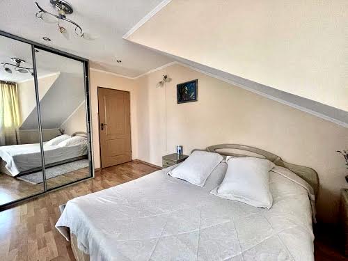 квартира за адресою Коновальця вул., 3