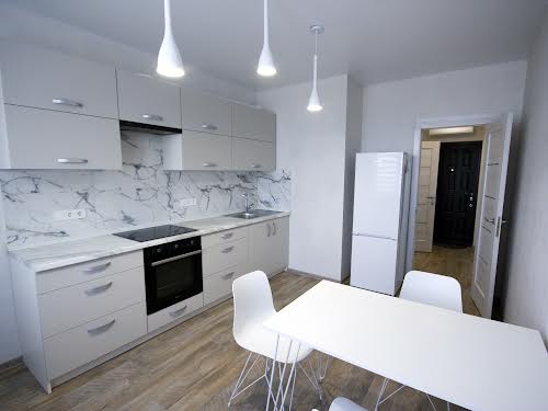 квартира за адресою Перлинна вул., 8