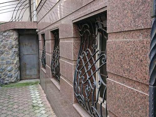 комерційна за адресою Громадянська вул., 5