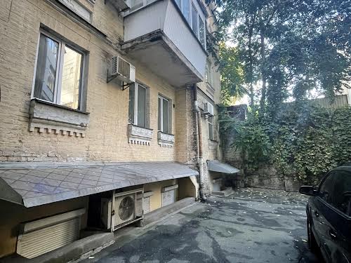 комерційна за адресою Шота Руставелі вул., 22