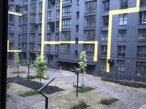 квартира за адресою Залізнична вул., 9