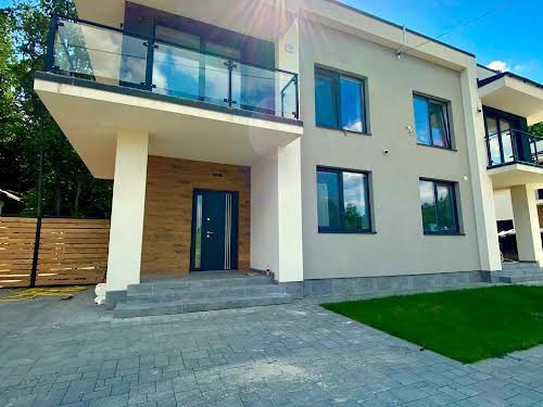 будинок за адресою Центральна, 6