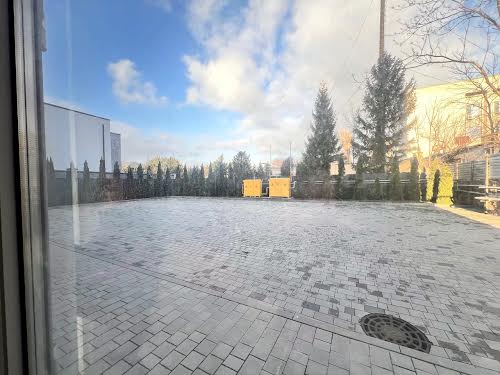 комерційна за адресою Пилипа Орлика просп. (Ілліча), 18
