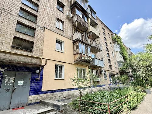 квартира за адресою Олександра Довженка вул., 8