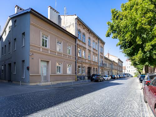 квартира за адресою Шептицьких вул., 24
