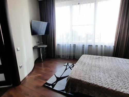 квартира за адресою Літературна вул., 1а
