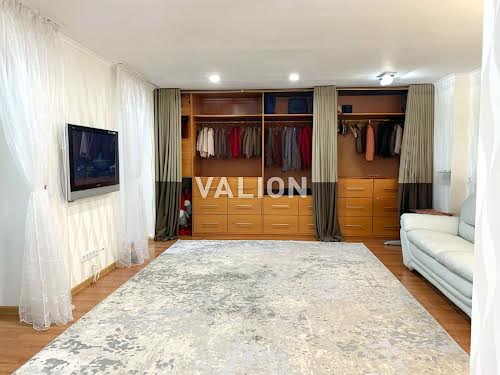 квартира за адресою Анни Ахматової вул., 5