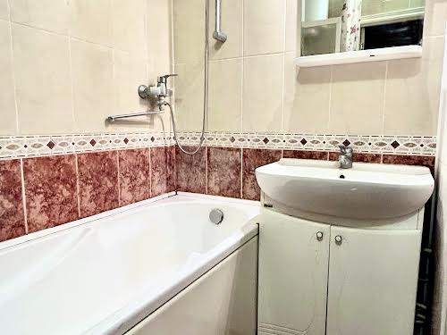 квартира за адресою Ревуцького вул., 42Б