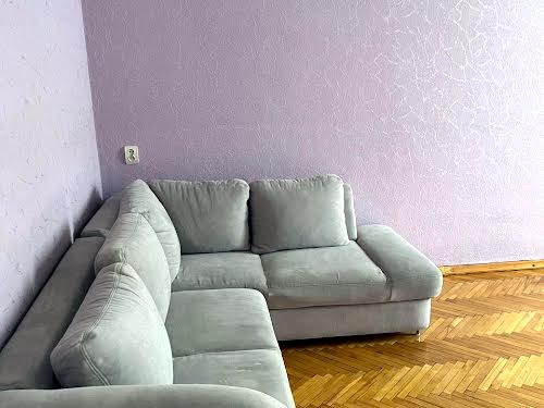 квартира за адресою Миколи Міхновського бульв. (Дружби Народів), 8