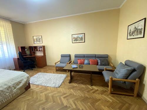 квартира за адресою Дорошенка Петра вул., 59