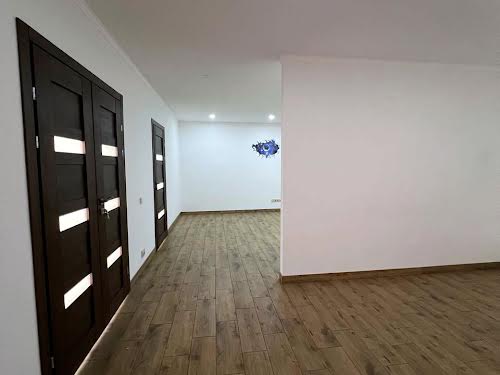 комерційна за адресою Лесі Українки вул., 31