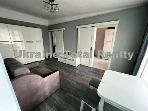 квартира за адресою Гетьмана Кирила Розумовського вул. (Миколи Краснова), 8