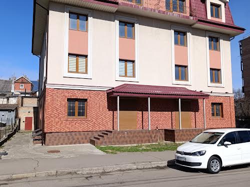 комерційна за адресою вул. Пересопницька, 170