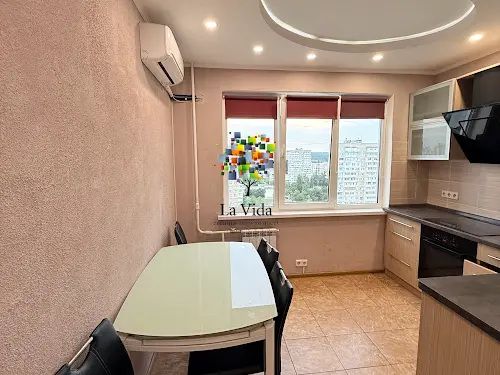 квартира за адресою Озерна вул., 26