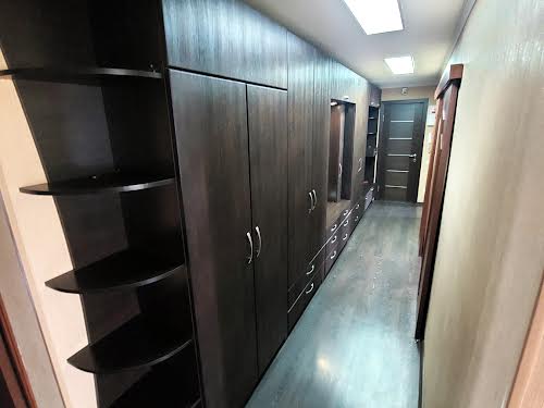 квартира за адресою Космонавтів вул., 68а