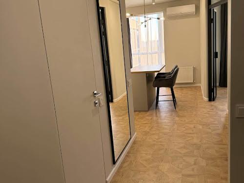 квартира за адресою Домбровського вул., 75