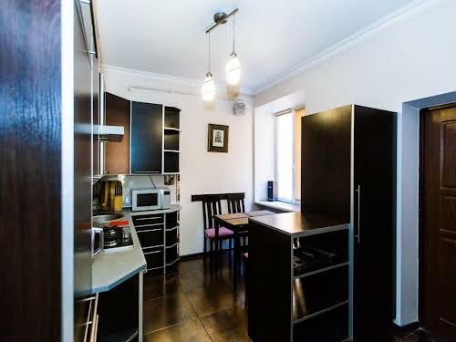 квартира за адресою Театральна вул., 2