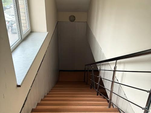 комерційна за адресою Автопаркова вул., 7