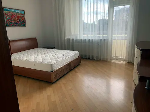 квартира по адресу Французский бульв., 5