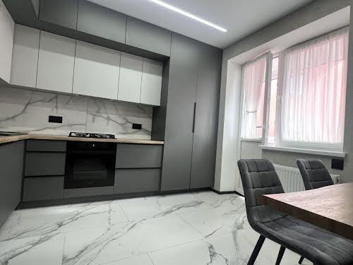 квартира за адресою Миру 12, 12