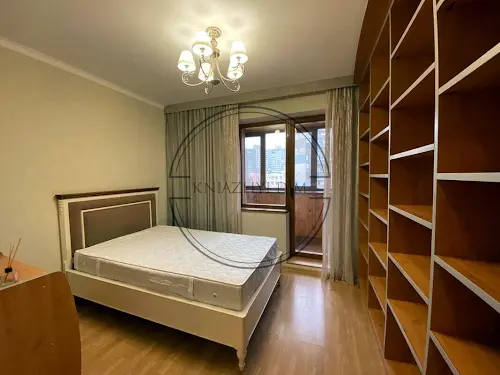 квартира за адресою Драгоманова вул., 42