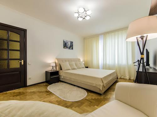 квартира по адресу Ревуцкого ул., 42