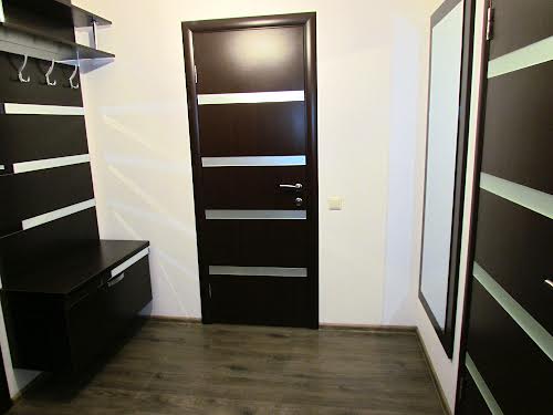 квартира за адресою Василя Симоненка вул., 5а