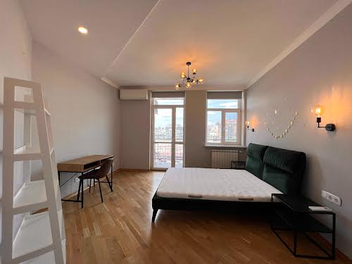 квартира за адресою Шота Руставелі вул., 27а