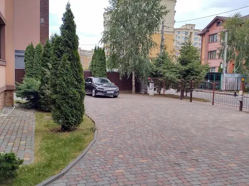 квартира по адресу Братская ул., 4