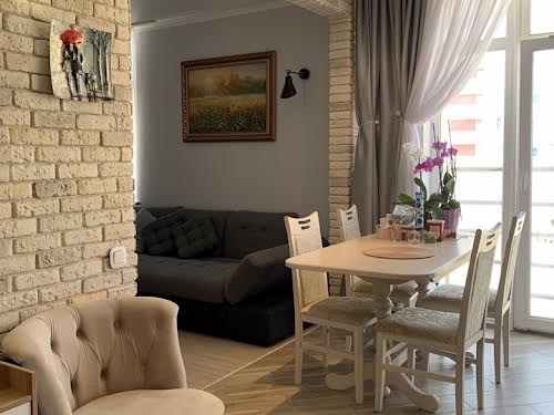 квартира за адресою Сім'ї Кульженків вул. (Петра Дегтяренка), 31-А