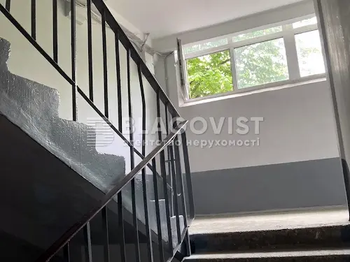 квартира за адресою Леся Курбаса просп., 18