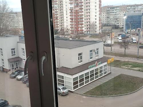 квартира за адресою Михайла Лушпи просп., 42