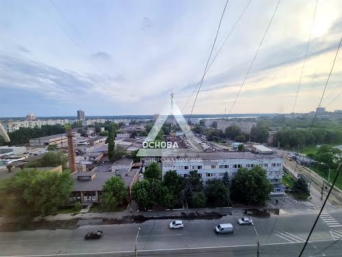 квартира за адресою Шкільна вул. (Героїв Сталінграда), 1-А