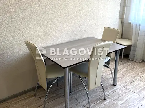 квартира за адресою Анни Ахматової вул., 22