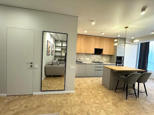 квартира за адресою Домбровського вул., 75