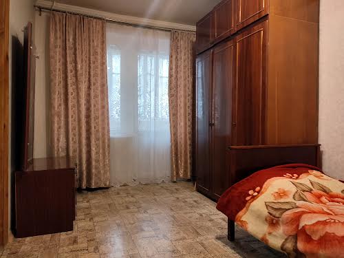 квартира за адресою Семафорна вул., 42