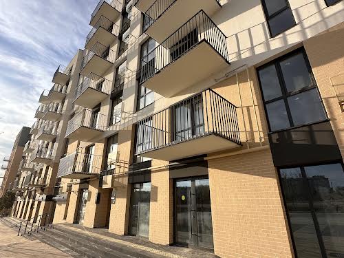 комерційна за адресою Садова вул., 77 к1
