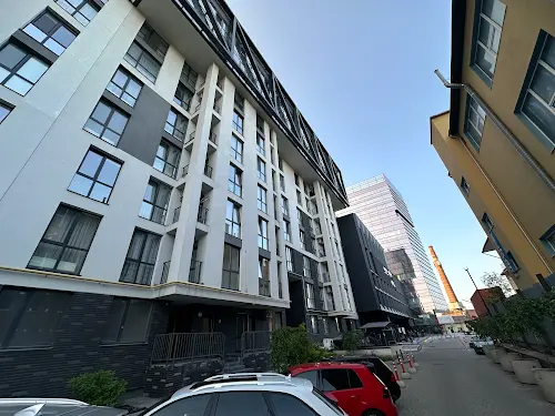 комерційна за адресою Львів, Героїв УПА вул., 73